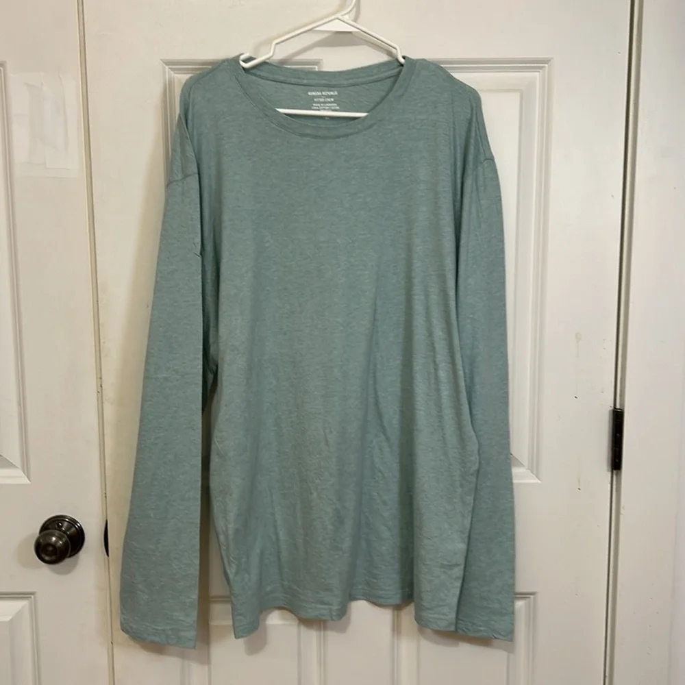 Banana Republic Green Long Sleeve t-shirt size XL green crewneck cotton